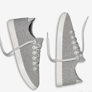 Allbirds women’s size 7 Tree Pipers. Color: Luna (light gray)